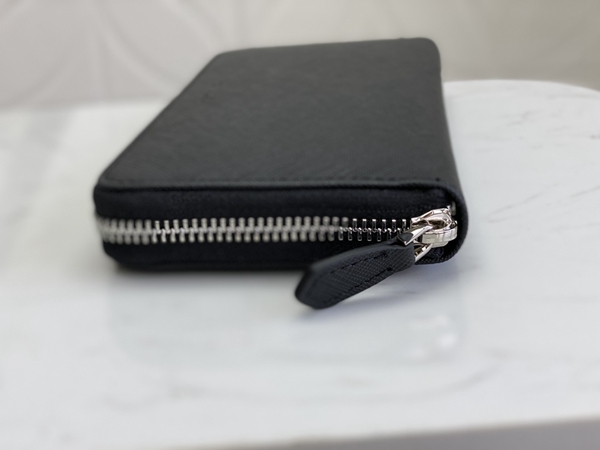 プラダ財布コピー内部構造